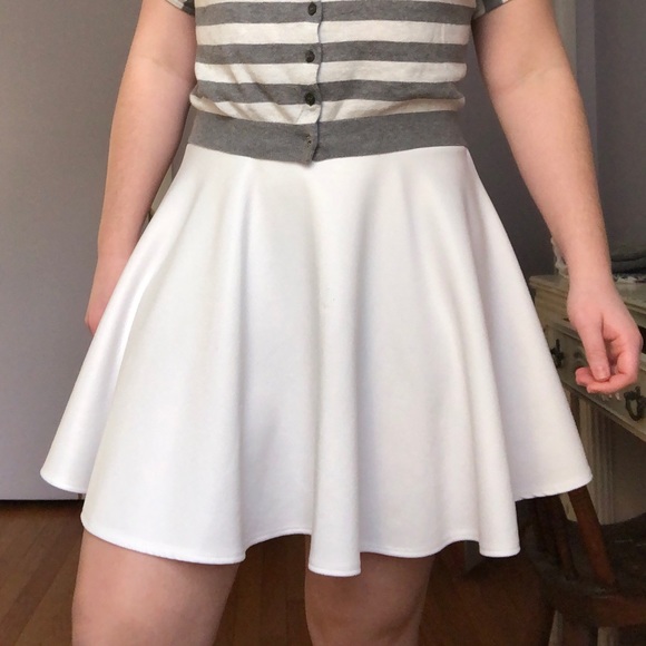 mid thigh length skirt